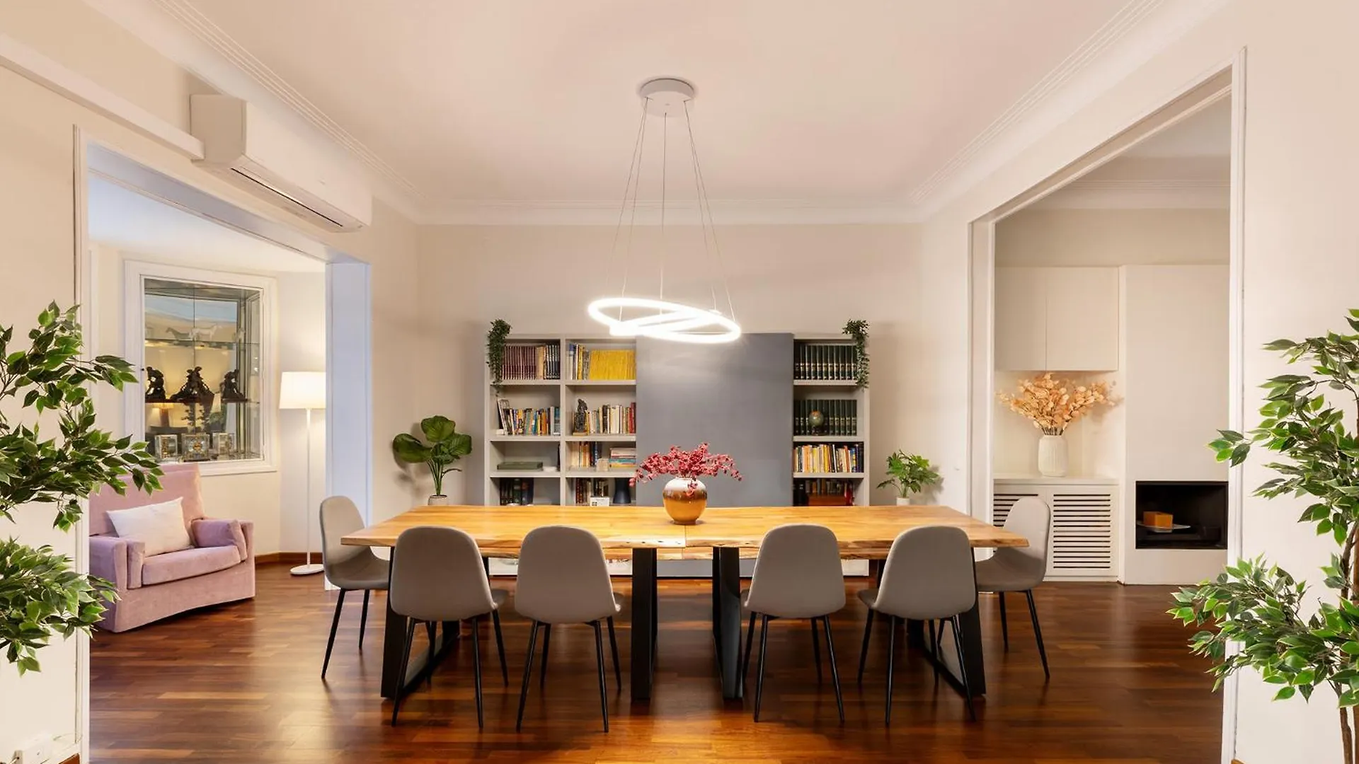 Large & Beautiful Apartment 4Min From Passeig De Gracia Barcelona