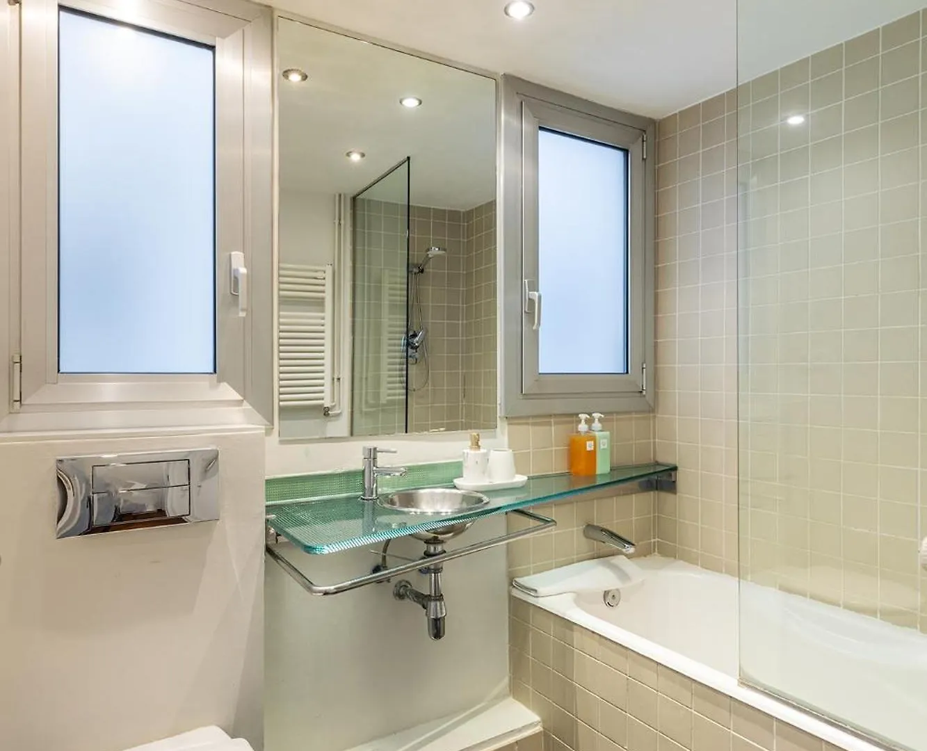 Large & Beautiful Apartment 4Min From Passeig De Gracia Barcelona
