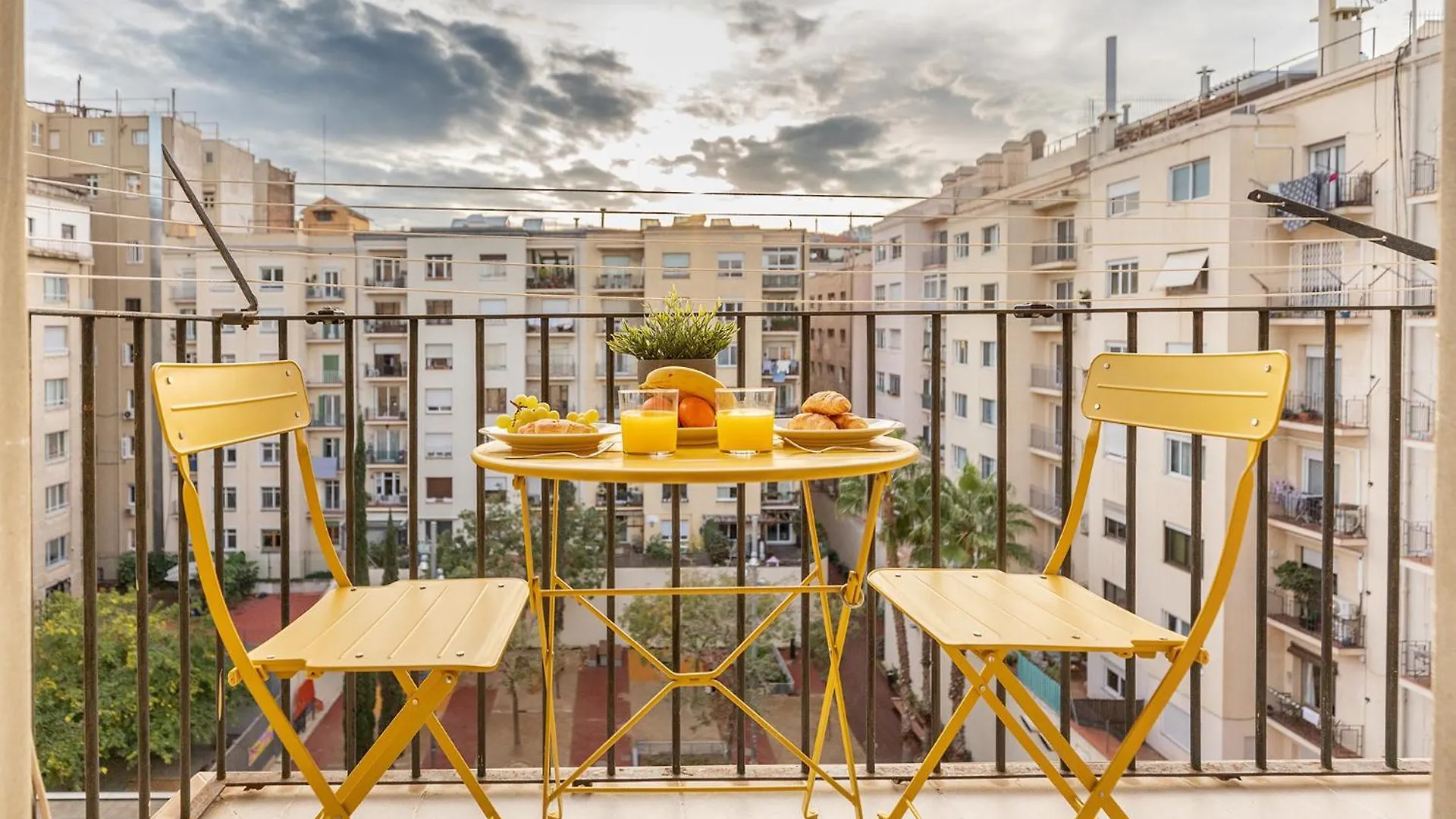 Large & Beautiful Apartment 4Min From Passeig De Gracia Barcelona