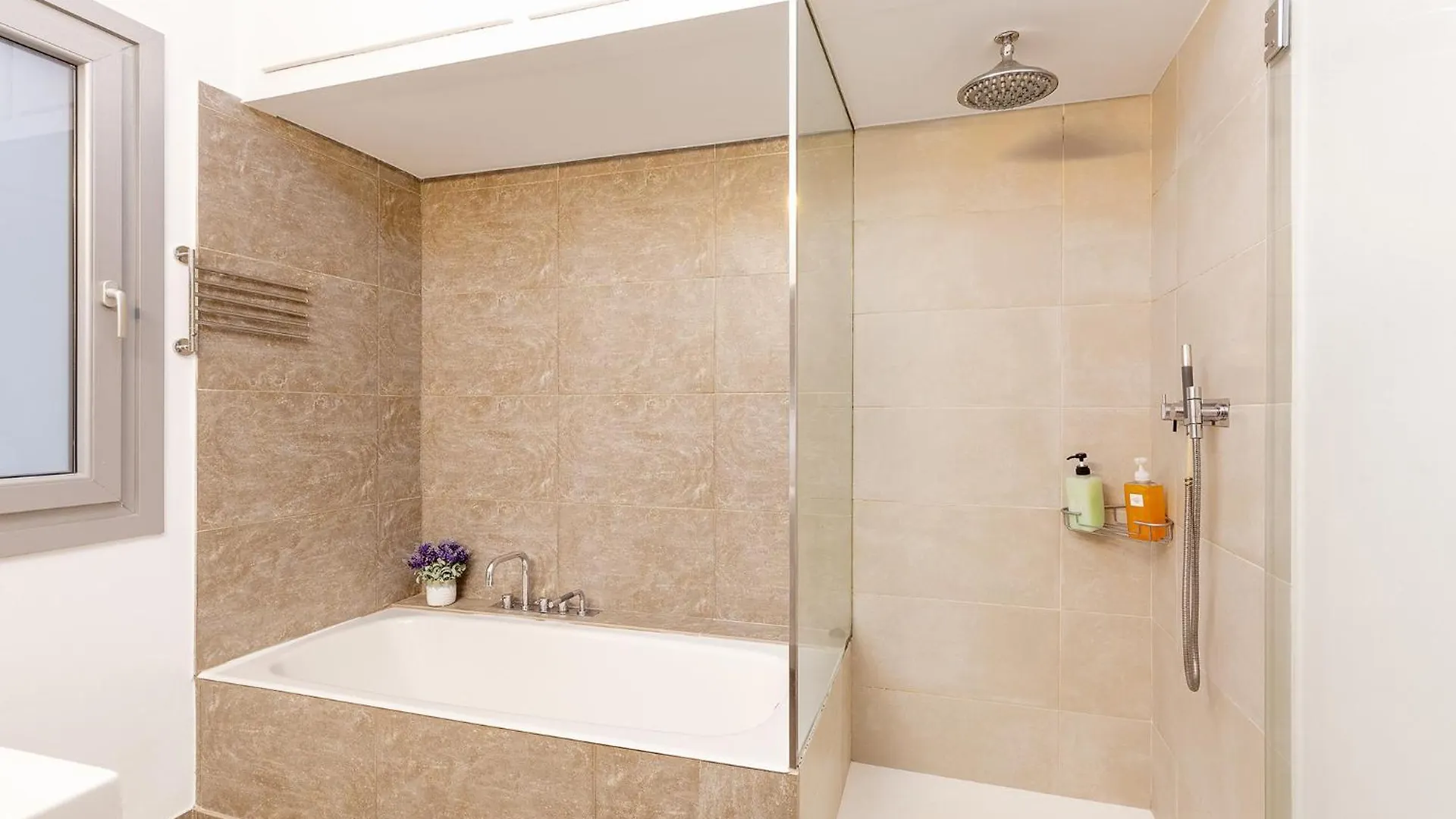 Large & Beautiful Apartment 4Min From Passeig De Gracia Barcelona Španělsko