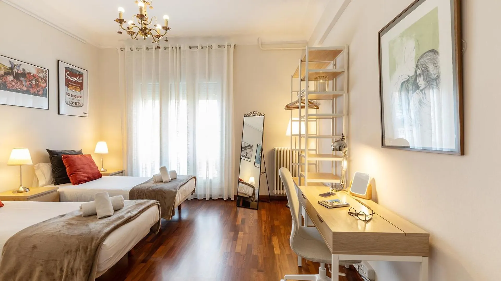 Large & Beautiful Apartment 4Min From Passeig De Gracia Barcelona 0*,  Španělsko